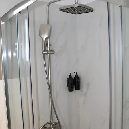 Amorea Jacuzzi Evia Apartament