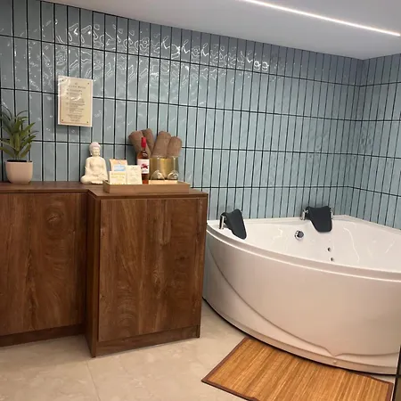 Amorea Jacuzzi Evia *