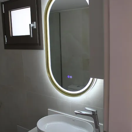 Amorea Jacuzzi Evia Apartman *